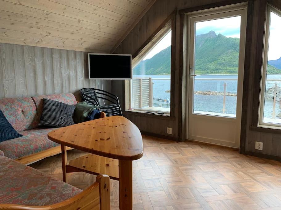 Leilighet I Rorbu Pa Kaldfarnes - Yttersia Senja Ngoại thất bức ảnh